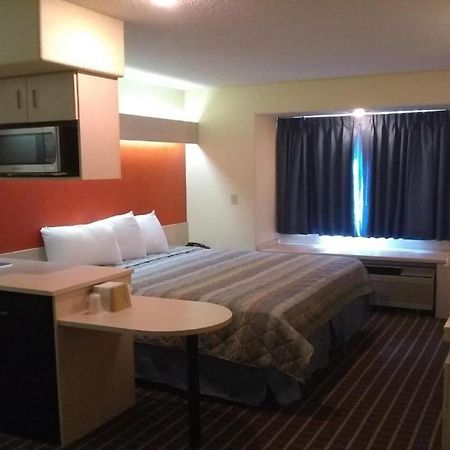 Travelodge By Wyndham Chadron Bagian luar foto