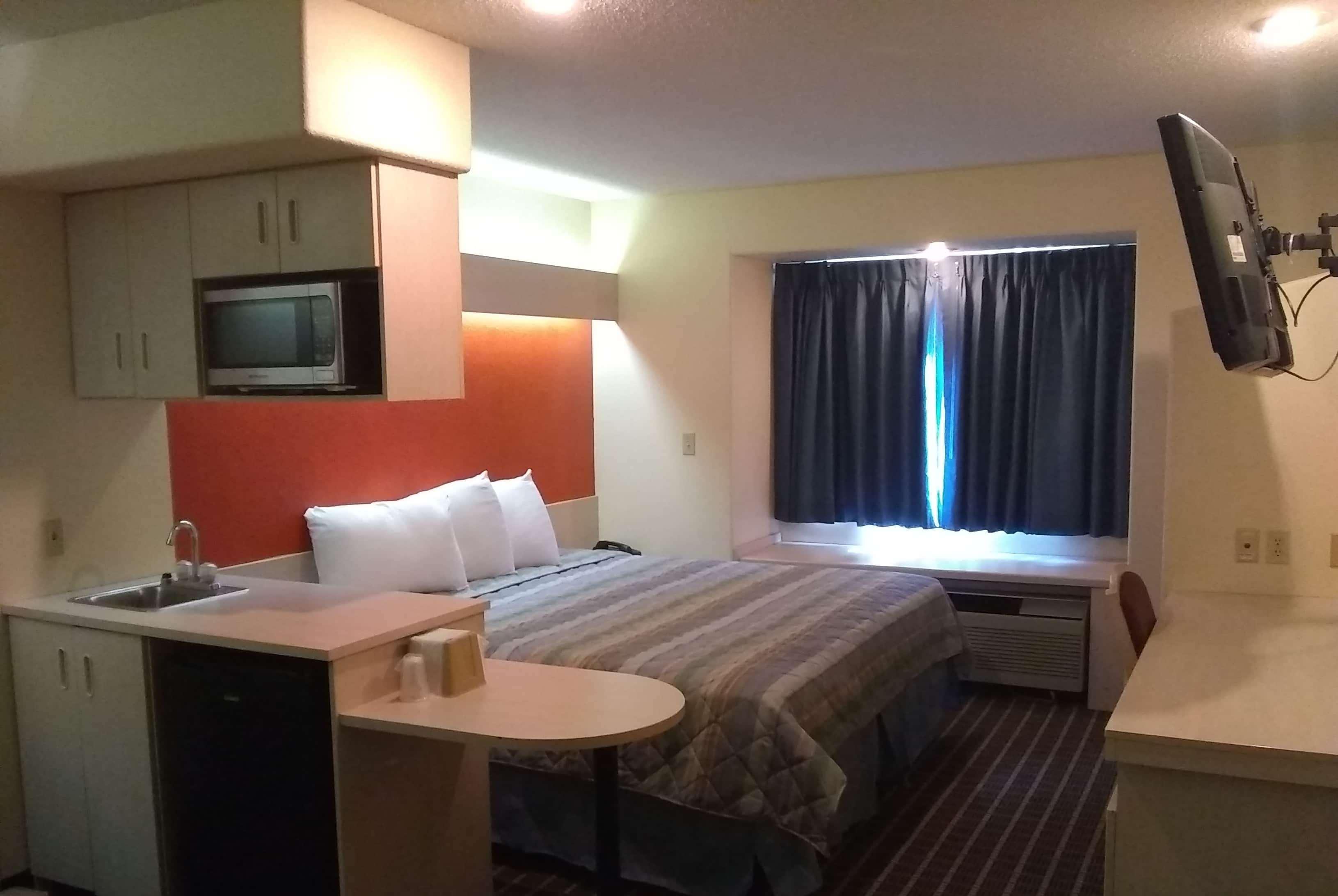 Travelodge By Wyndham Chadron Bagian luar foto
