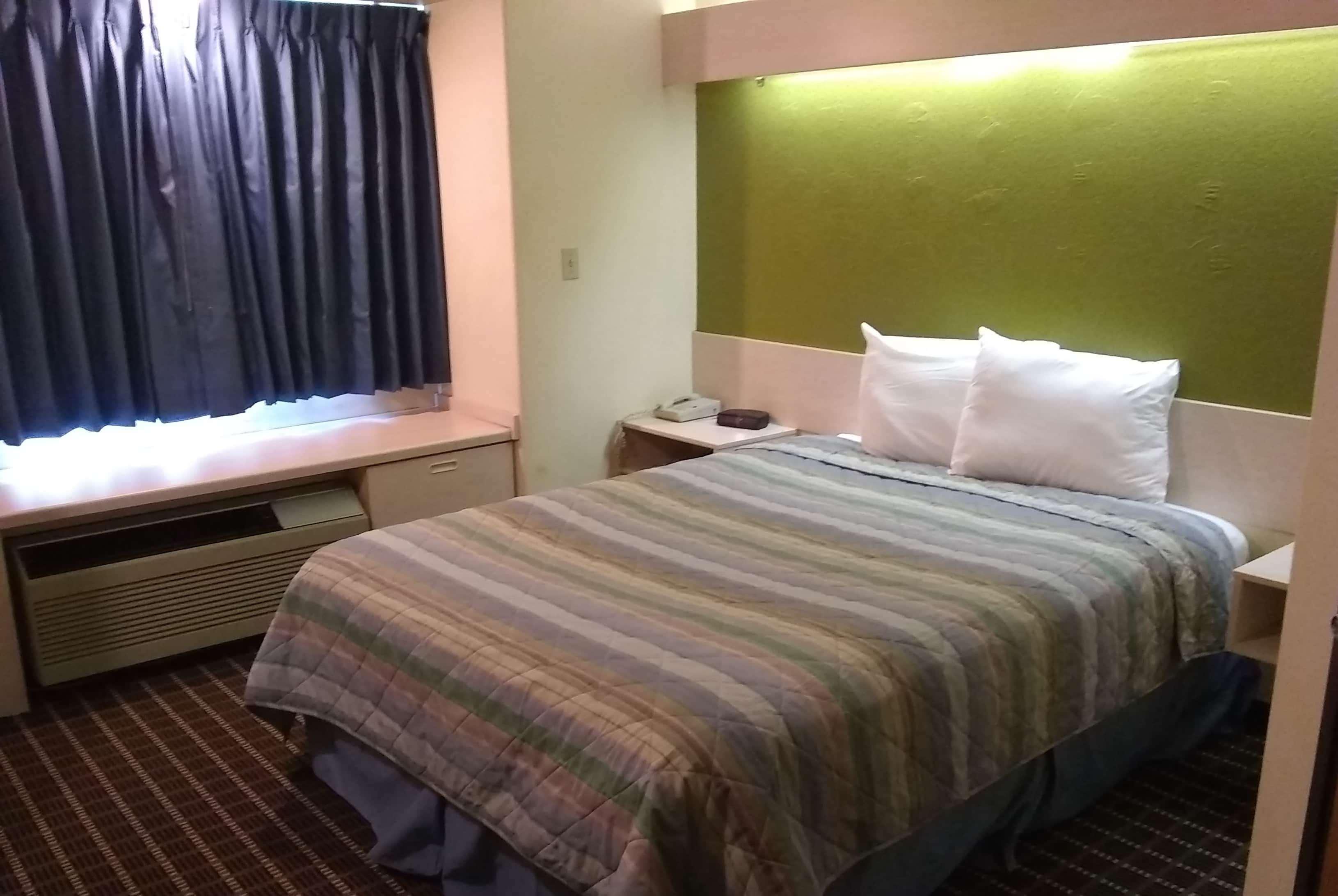 Travelodge By Wyndham Chadron Bagian luar foto