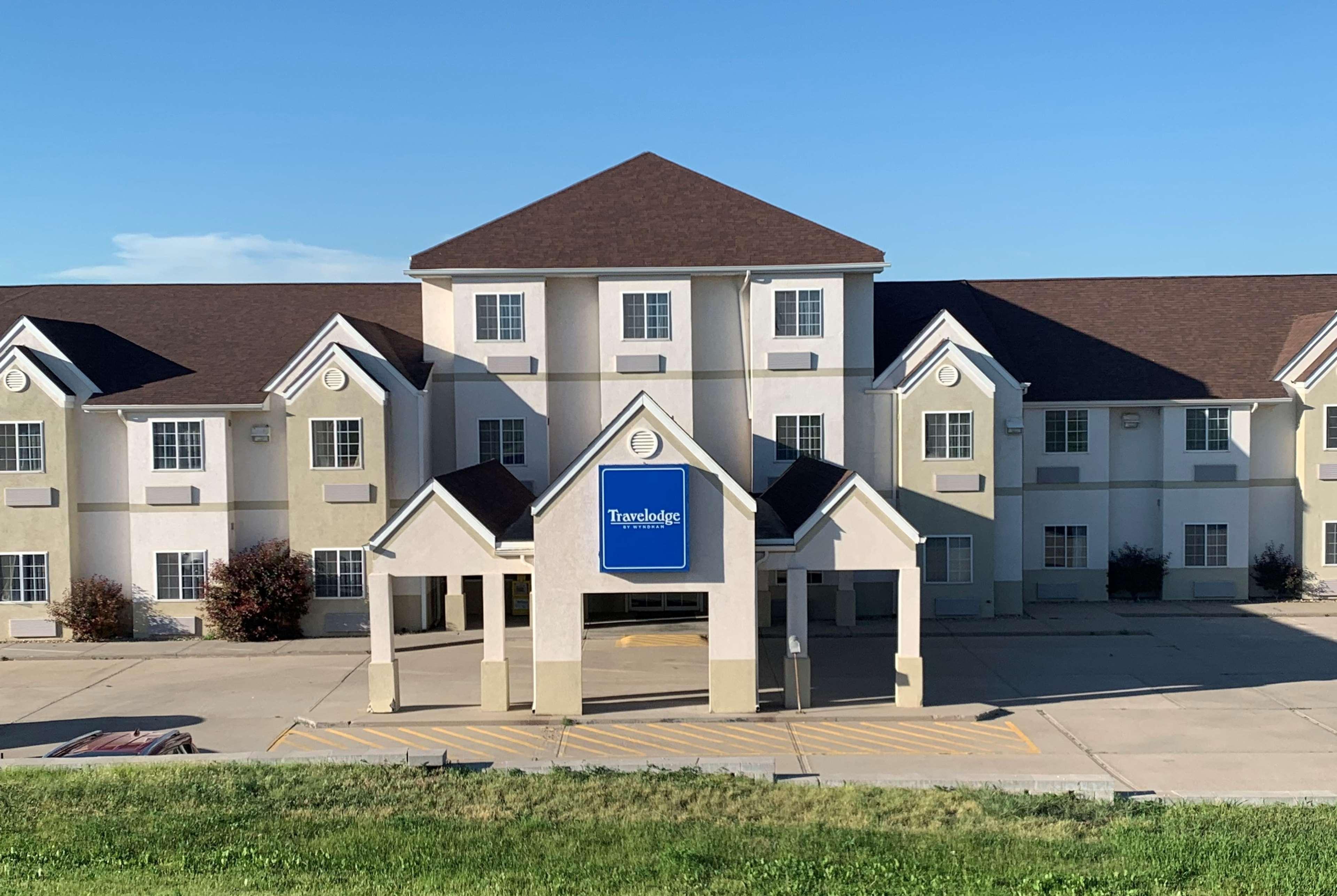 Travelodge By Wyndham Chadron Bagian luar foto