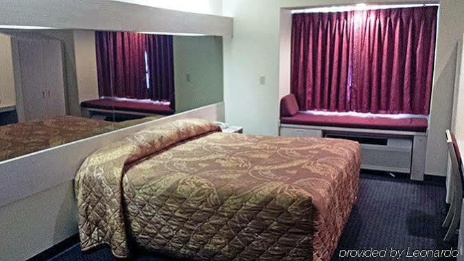 Travelodge By Wyndham Chadron Bagian luar foto