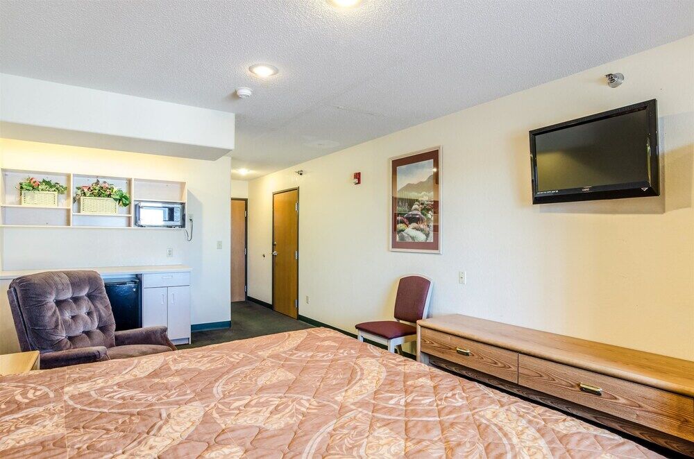 Travelodge By Wyndham Chadron Bagian luar foto